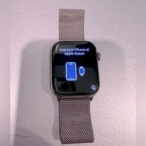 Apple Watch Series 7 45mm Gold stainless steel case with gold Milanese loop EUC